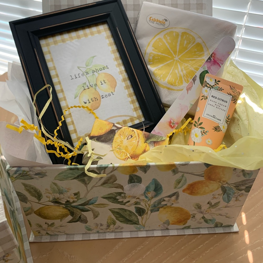 If Life gives you Lemons” Joy Box